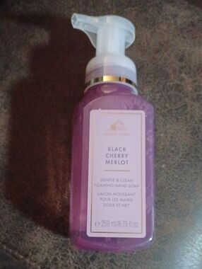4/$40 New White Barn "Black Cherry Merlot" Foaming Hand Soap - 259 mL Pump